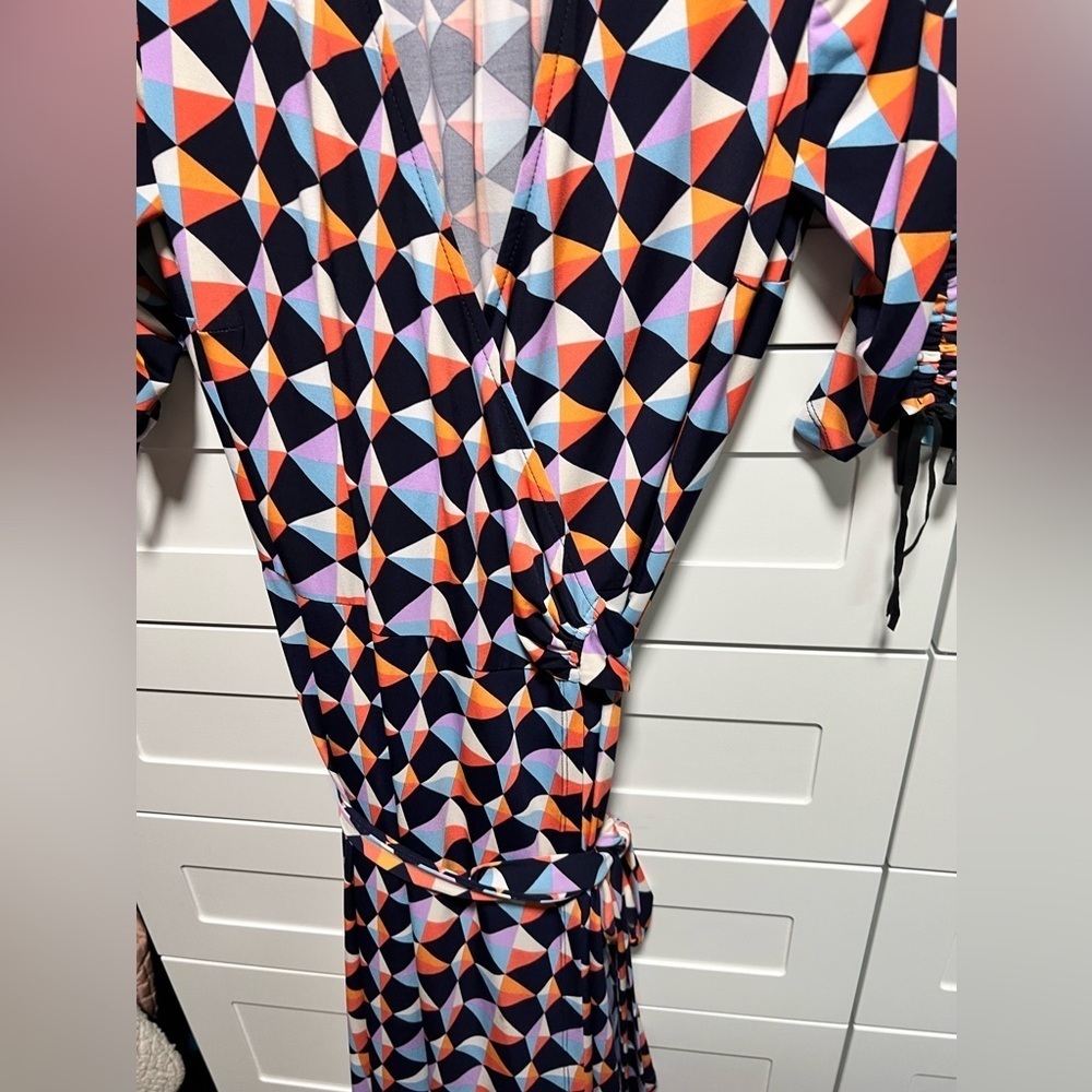 Donna Morgan Geometric Print wrap Dress (D3) - Picture 7 of 9
